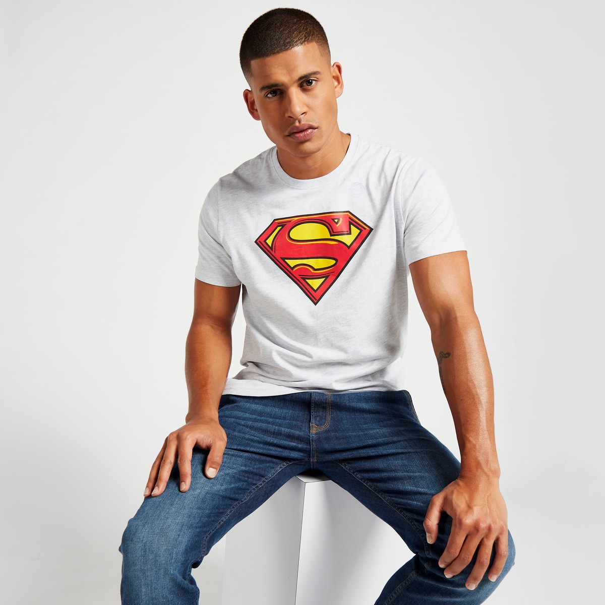 Superman Logo Print T-shirt with Round Neck and Short Sleeves 1